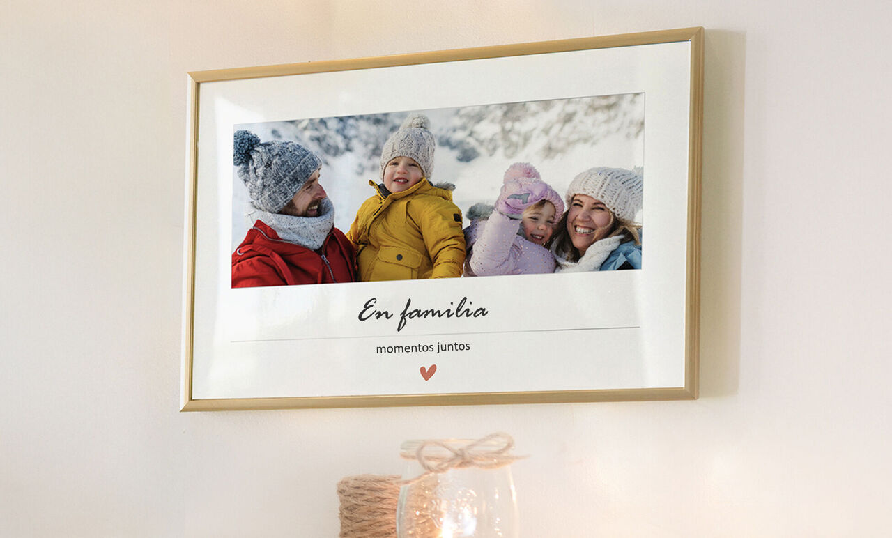 poster personalizado con marco, ideal para decorar las paredes.