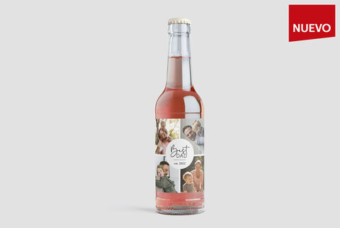 Una botella con etiqueta creativa decorada con fotos de personas felices.