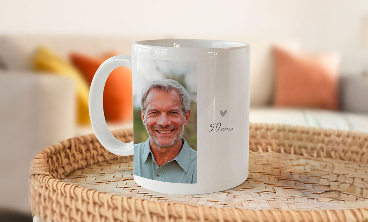 Taza fotográfica personalizada especial para zurdos con el asa a la izquierda.