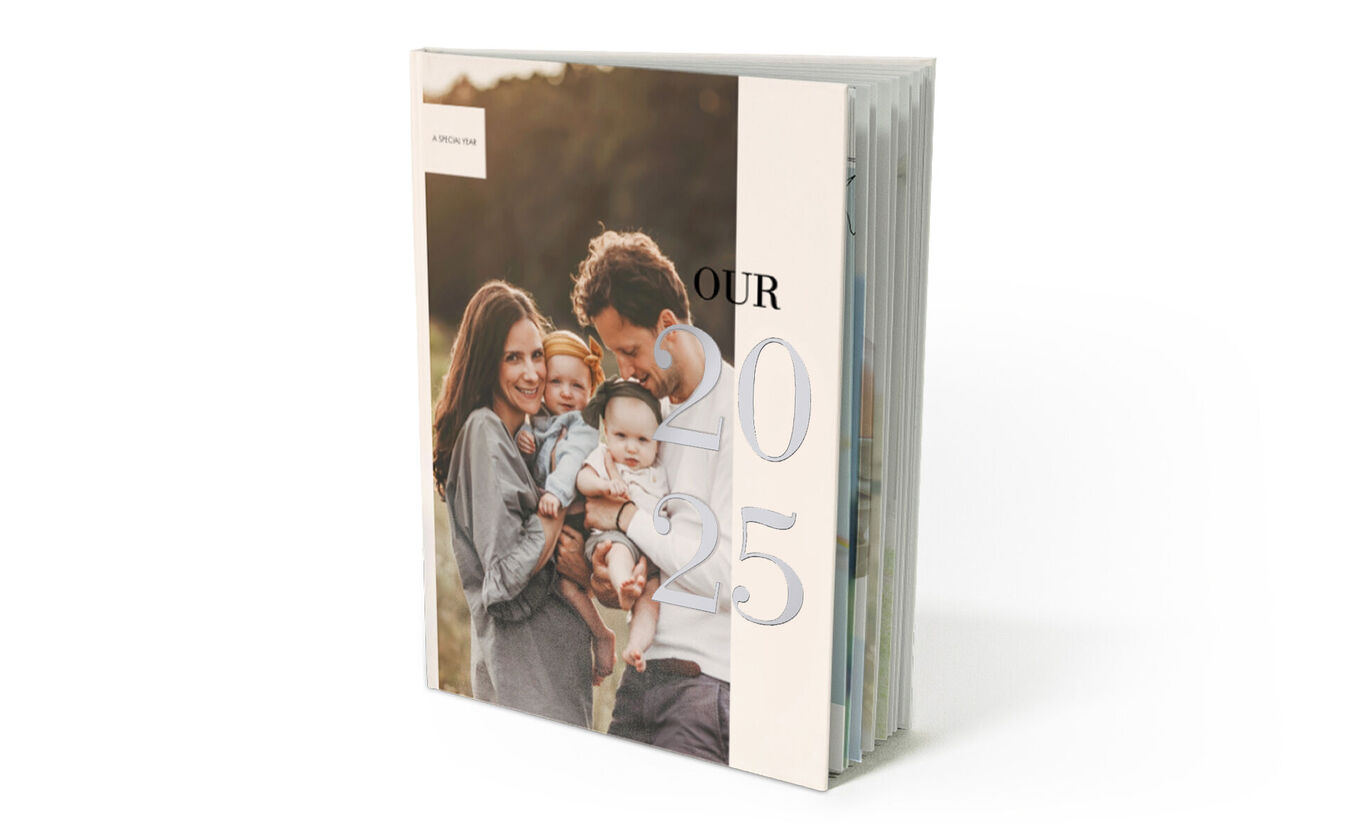 Un fotolibro amorosamente diseñado al aire libre, lleno de recuerdos.