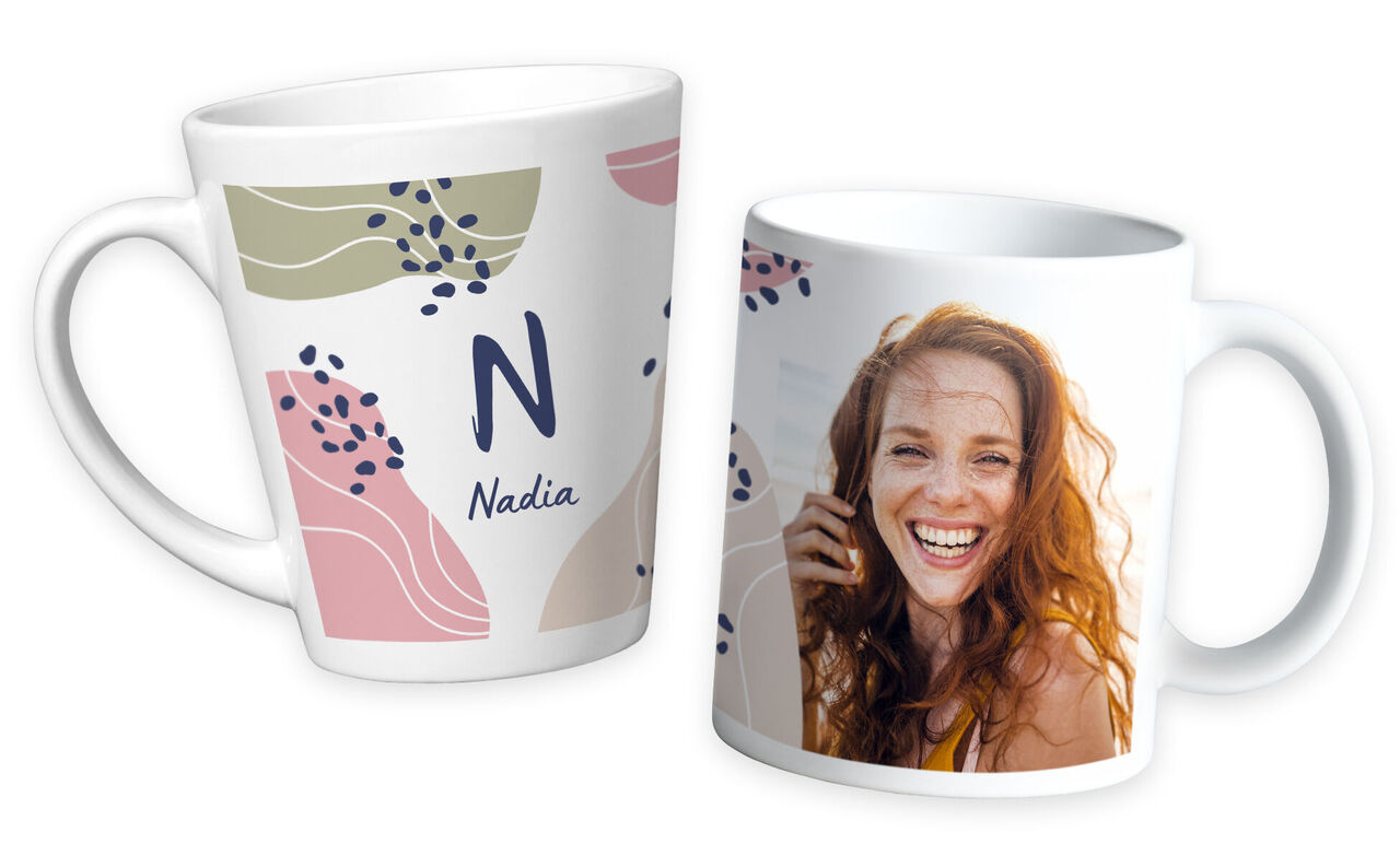 taza personalizada con el nombre y la foto de un ser querido.