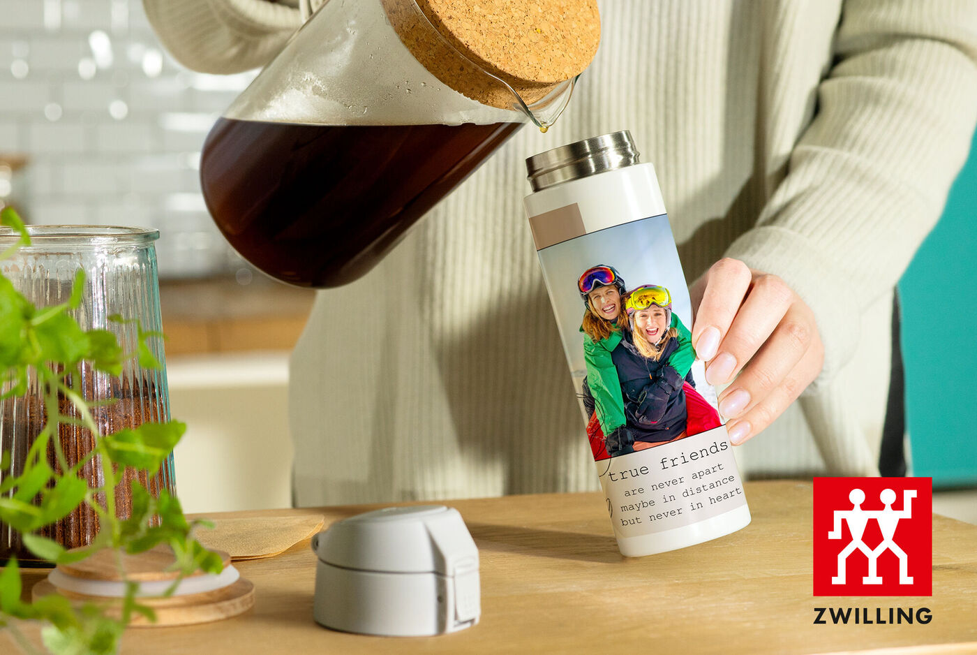 Termo Zwilling personalizada, perfecto para mantener bebidas calientes y frías.