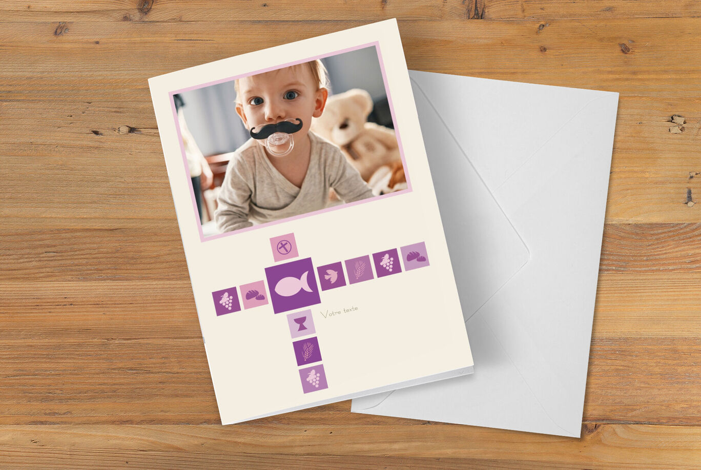 Una tarjeta de saludo cuidadosamente diseñada con una foto y símbolos coloridos.