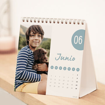 Calendario de mesa cuadrado 14x14cm personalizado