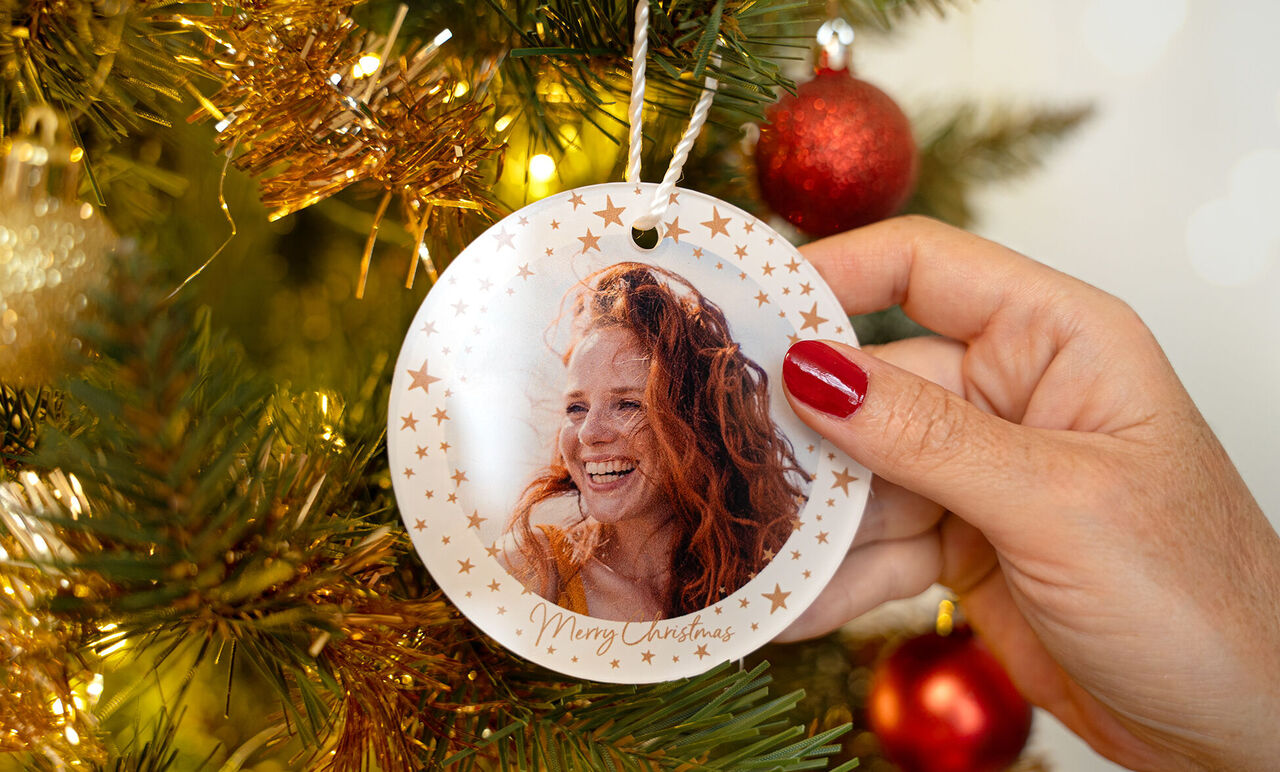 adorno navideño para decorar regalos y el árbol de Navidad.
