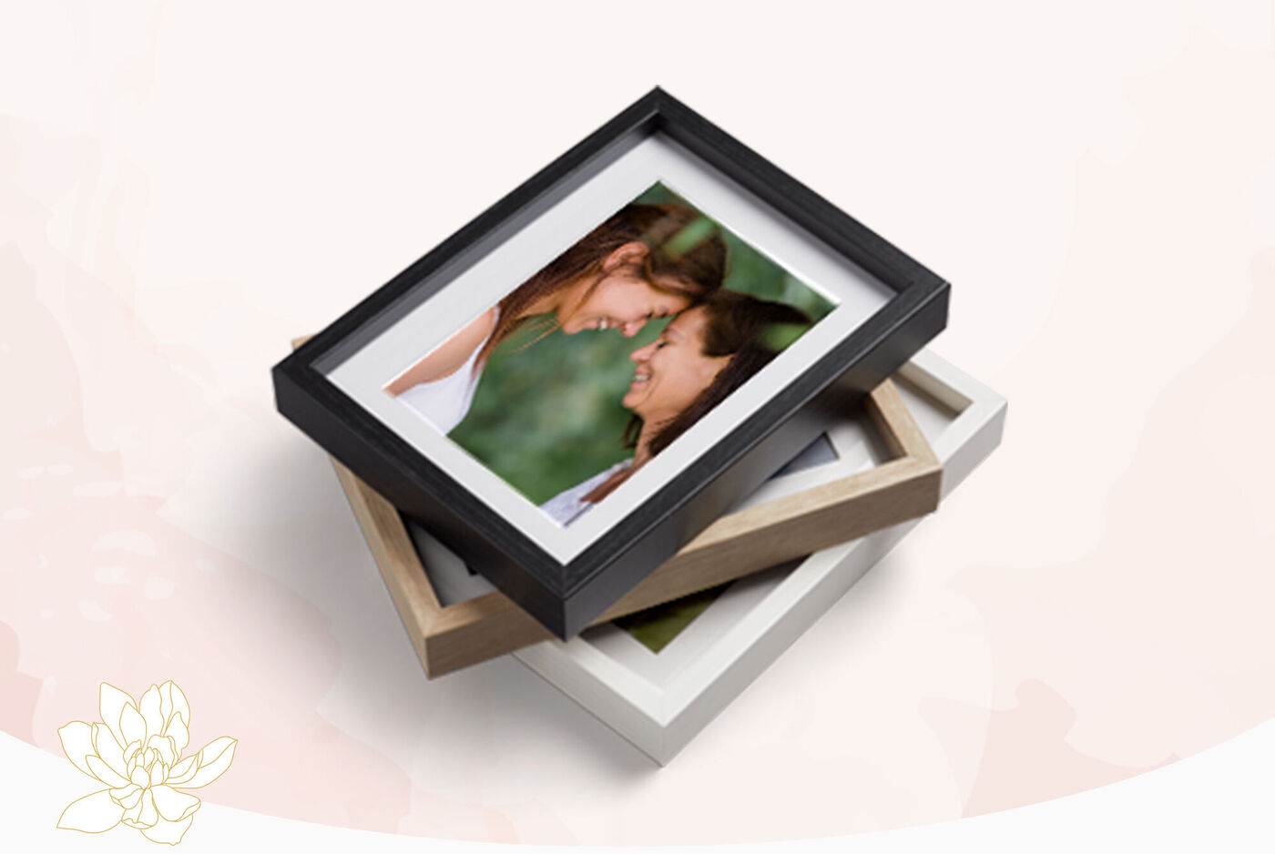 Tres marcos bonitos apilados en diferentes colores