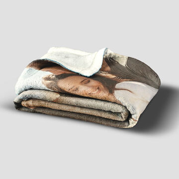 Manta acogedora con impresión de foto personalizada que invita a disfrutar.