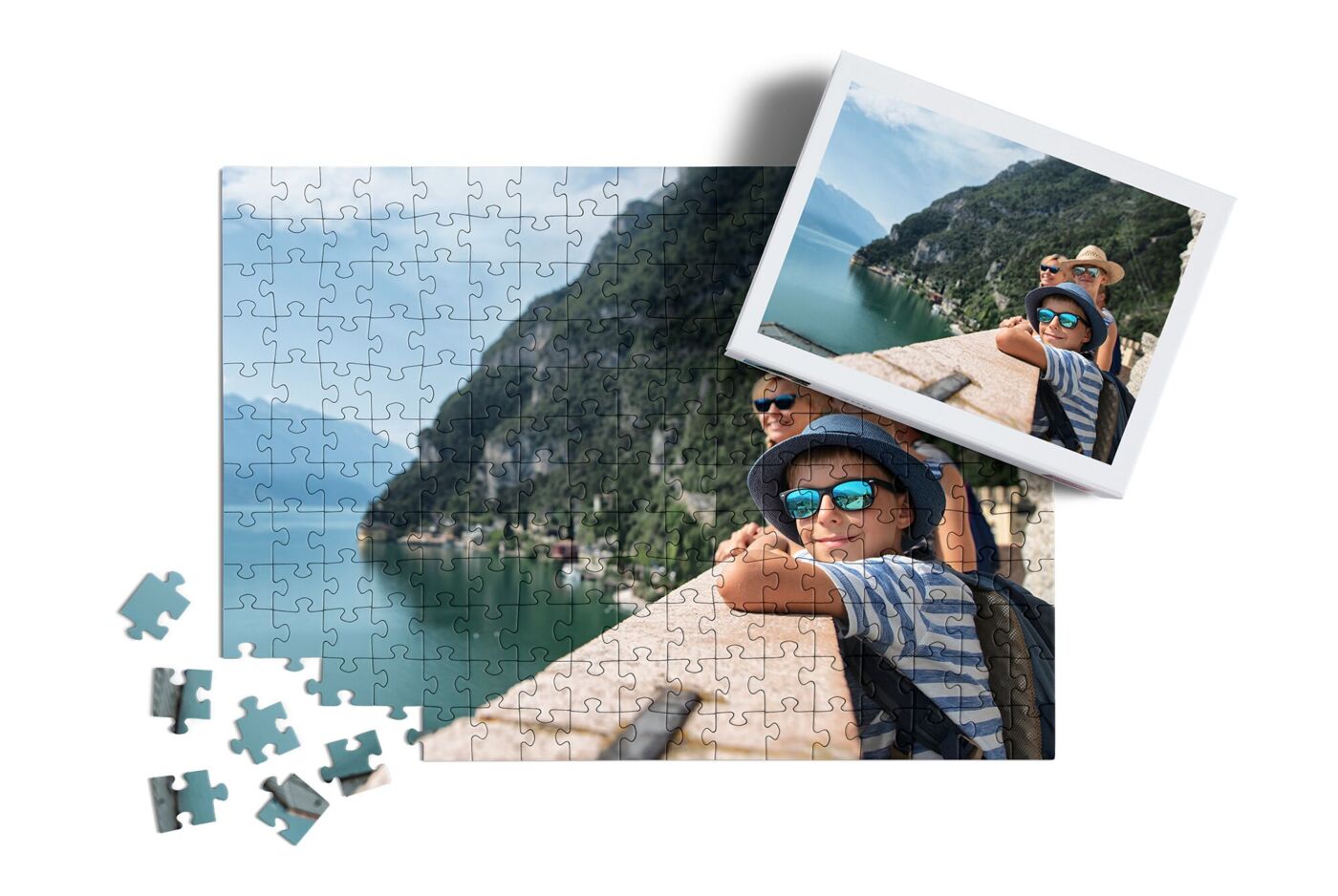 Puzzle personalizado con foto, 200 piezas. El rompecabezas tiene una foto de un niño con sus padres de vacaciones.