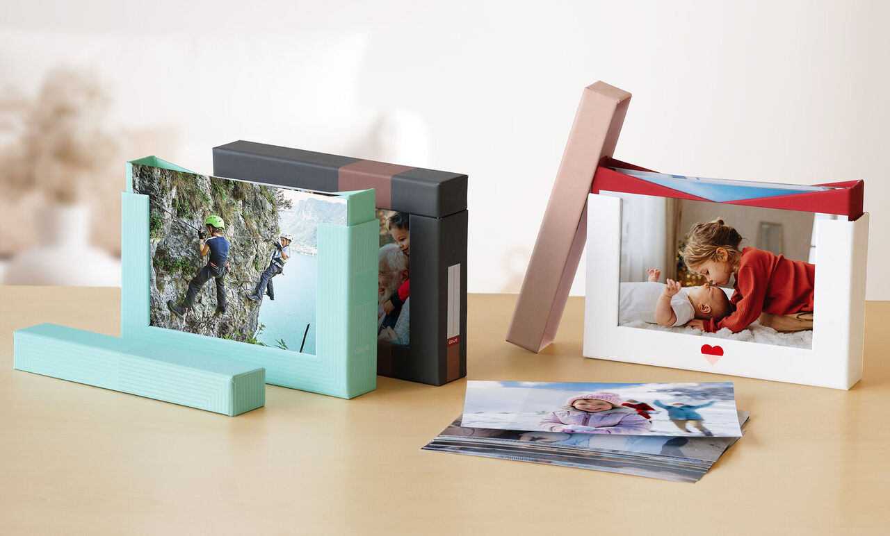 Cajas con fotos. Revelados con cajas de almacenamiento de amor y veraniega.