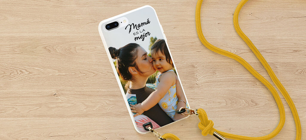 Funda de teléfono personalizada con un niño y el texto "Mamà es la mejor".