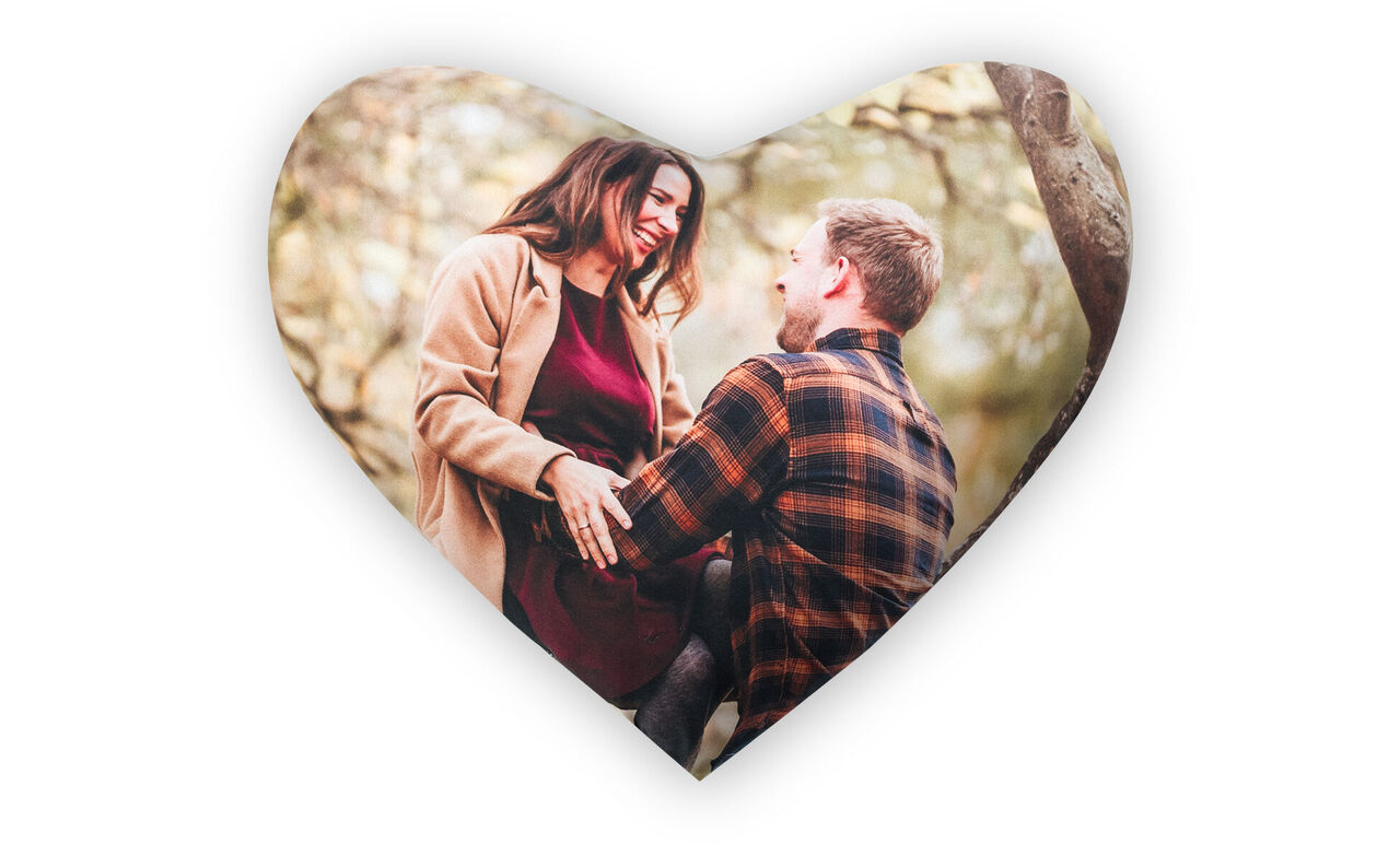 Cojín personalizado con fotos en forma de corazón 3