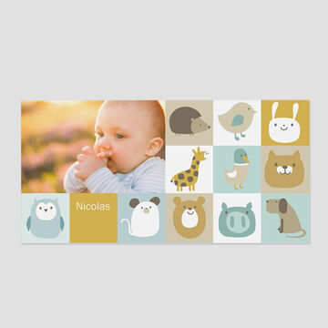 Un diseño colorido con motivos de animales y el nombre 'Nicolás'