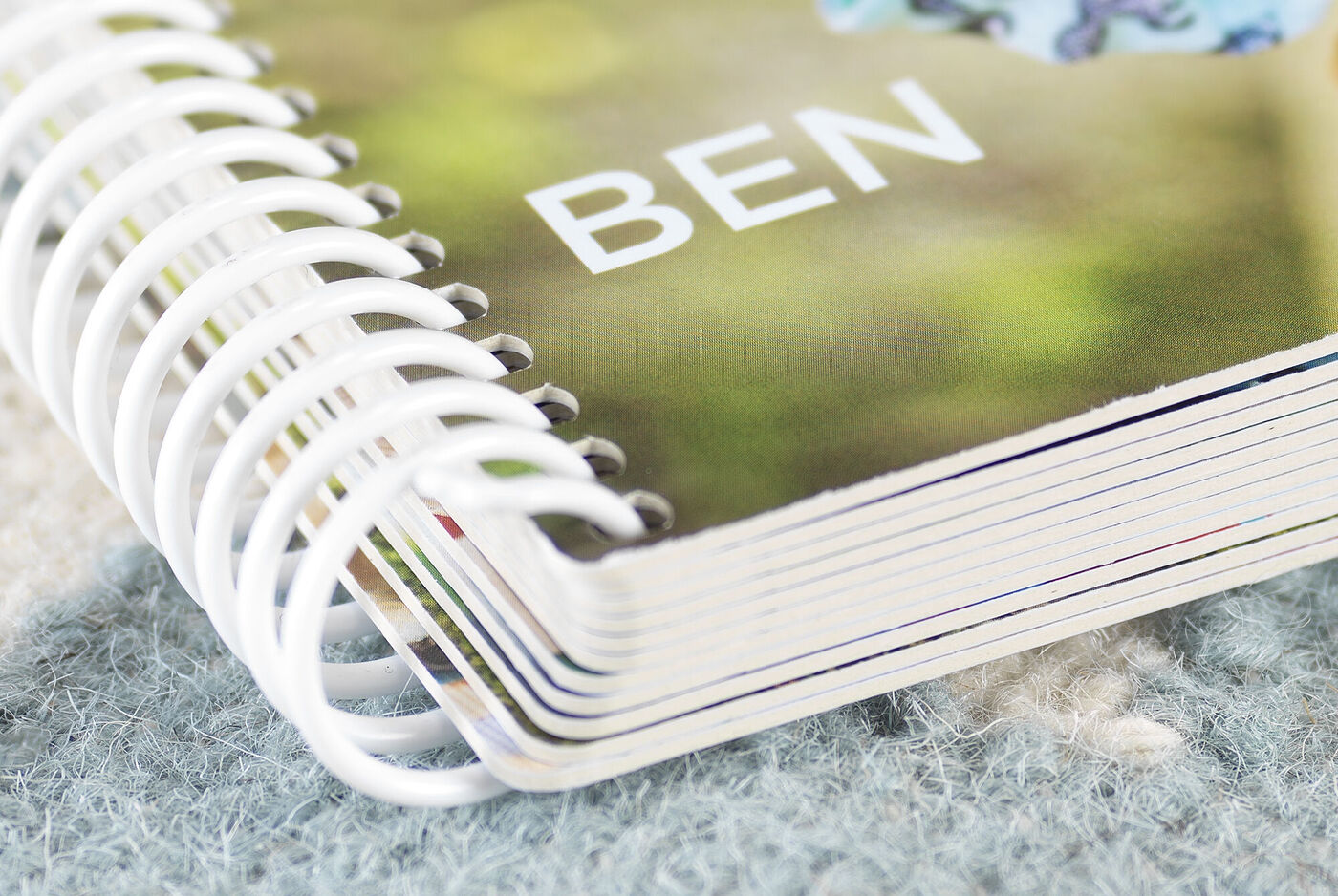 Encuadernación en espiral de plástico especial para bebés.