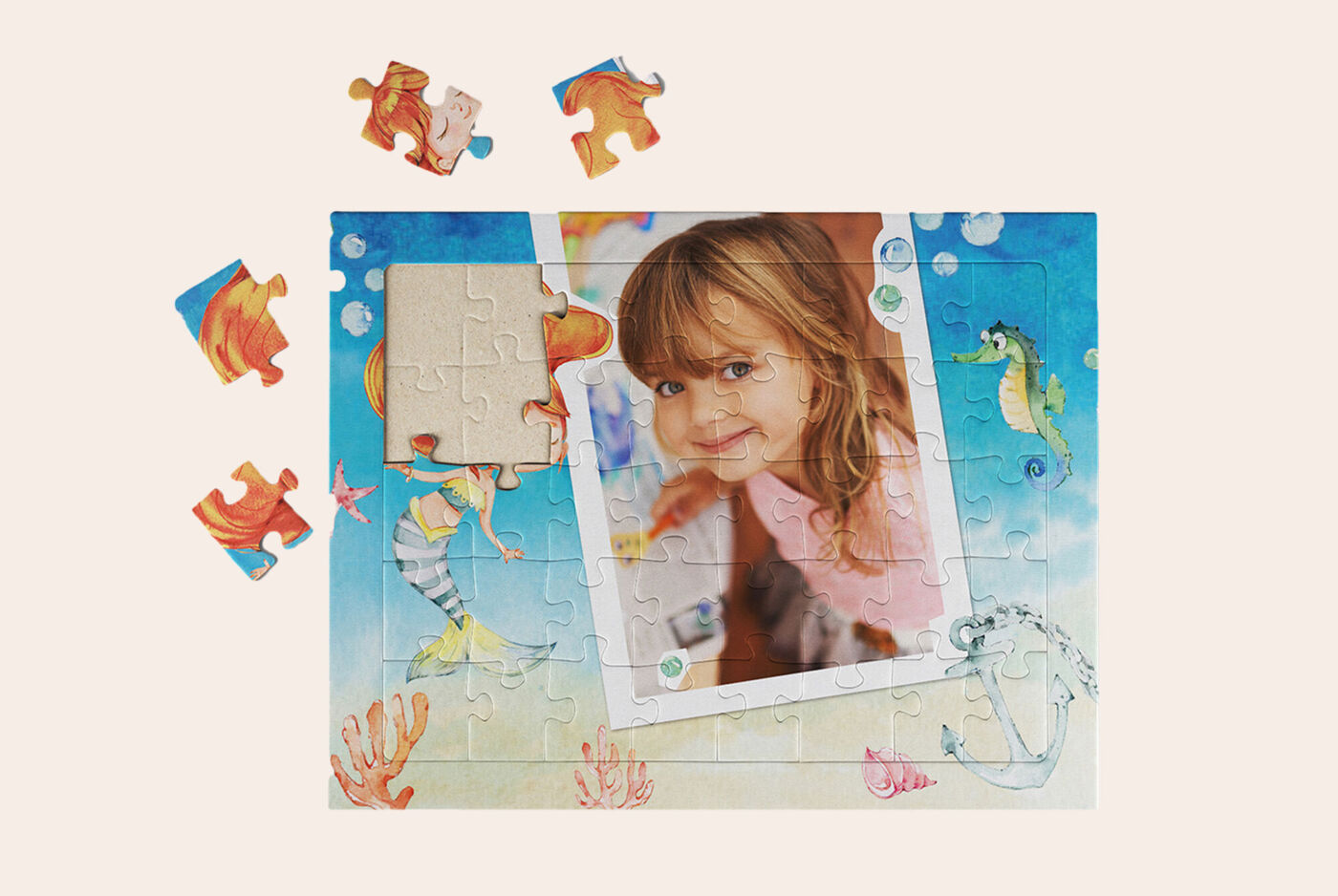 Puzzle personalizado de 40 piezas para niños. El rompecabezas tiene una foto de una niña pequeña y es fácil de resolver.