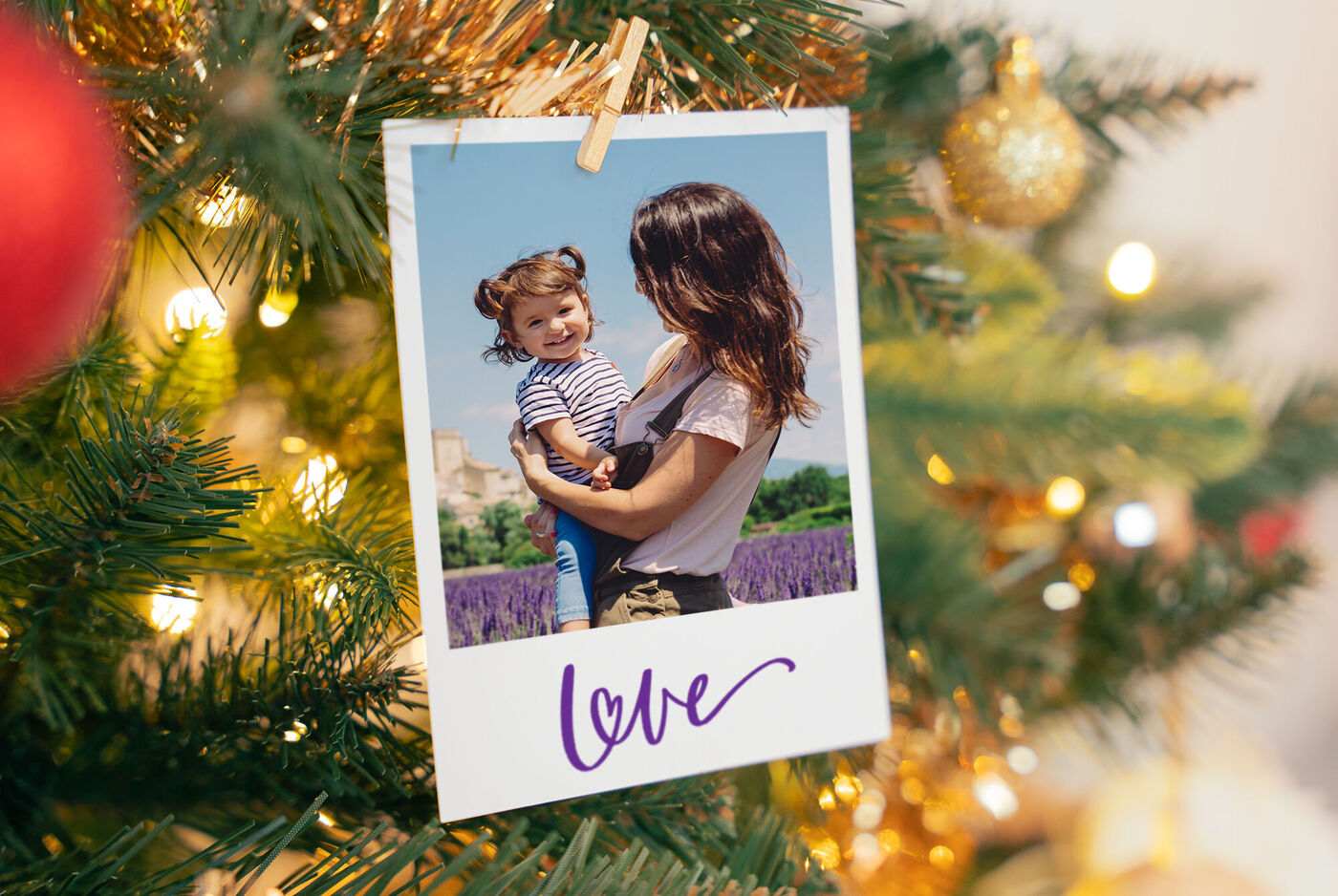fotos retro para decorar el árbol de Navidad con tus mejores recuerdos.