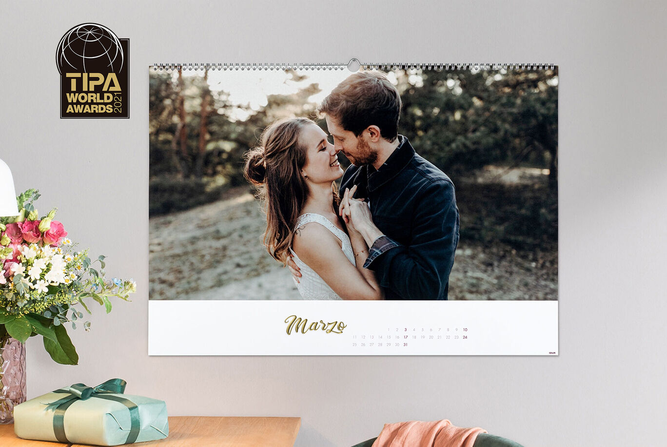 Un romántico motivo de calendario con una pareja en la naturaleza.