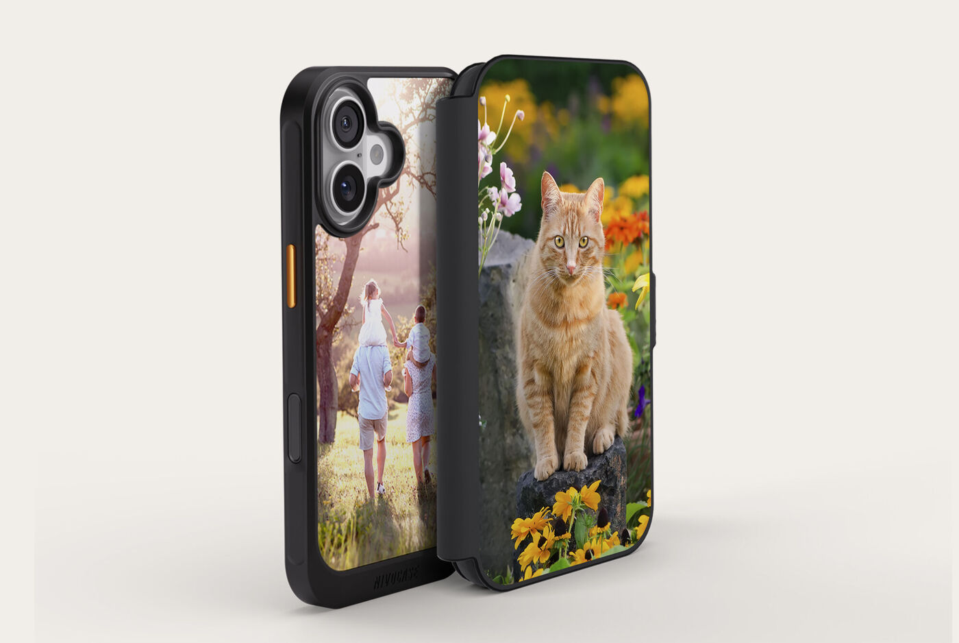 Funda desplegable tipo libro personalizada para teléfono, con la foto de una familia caminando y la foto de un gato