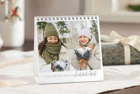 calendario personalizado cuadrado 14x14cm.