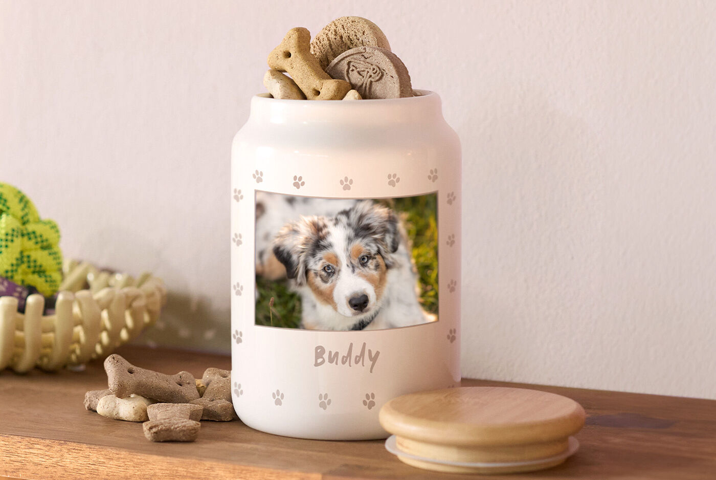 bote personalizado con fotos para guardar golosinas de tu perro.