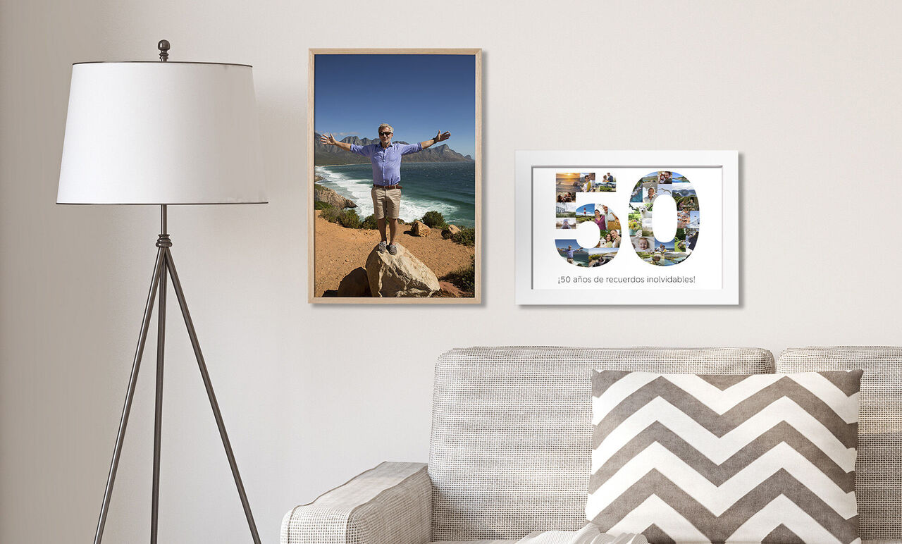 Poster de 50 cumpleaños con fotos collage decorando un salón.