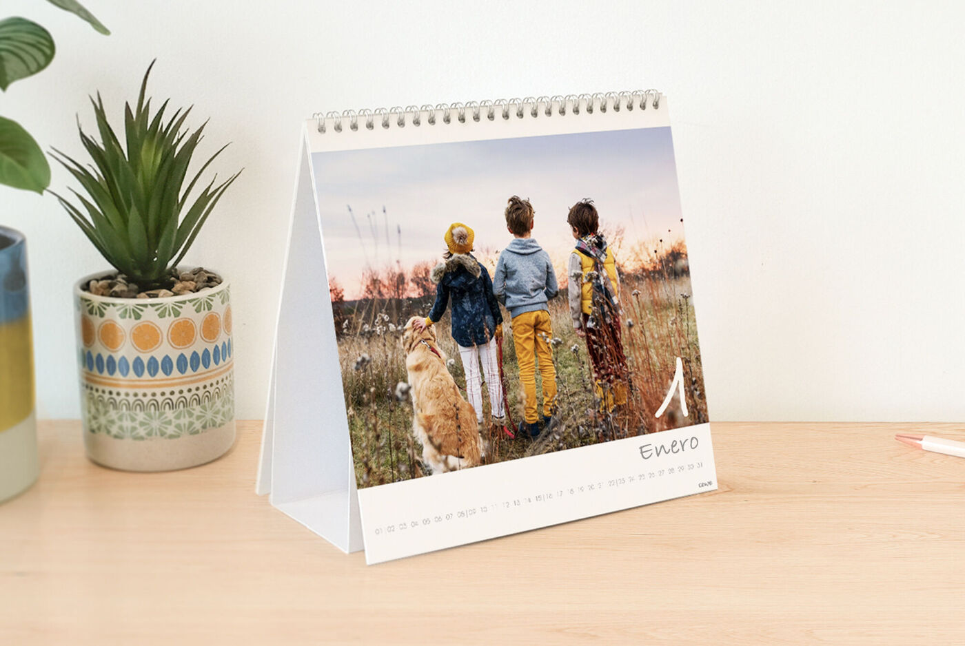 Calendario de mesa cuadrado 21x21cm personalizado