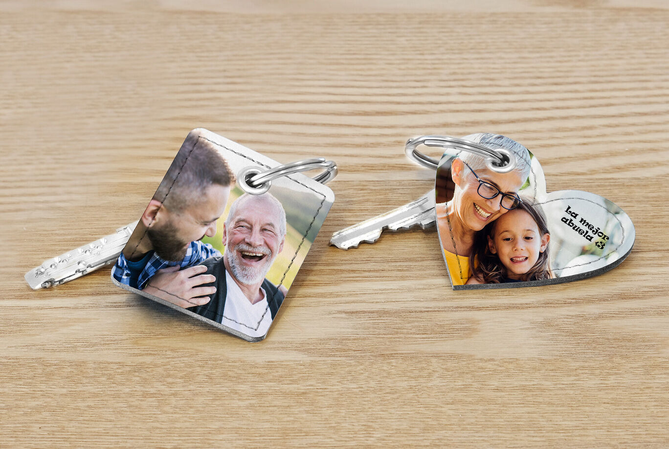 Dos hermosos llaveros con fotos personales.