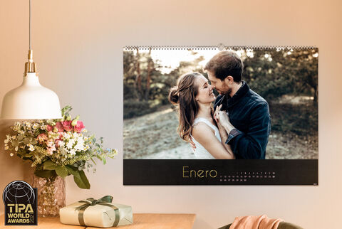 Calendario personalizado para pared A2 con grabado en oro