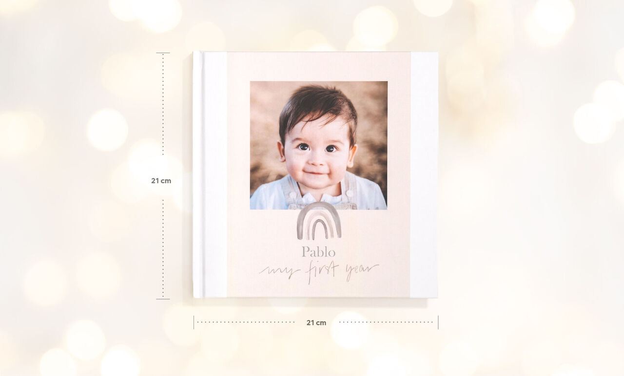 álbum cewe mediano cuadrado tamaño 21x21cm.