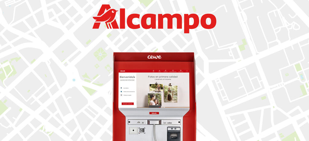 Una estación de pedidos CEWE en un fondo rojo y blanco, ideal para pedidos de productos fotográficos.