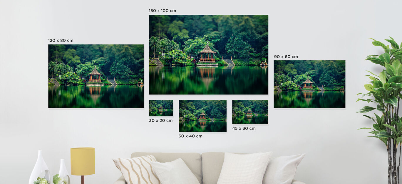 Diversos cuadros con un cobertizo junto al agua y árboles verdes, creando una atmósfera armoniosa.