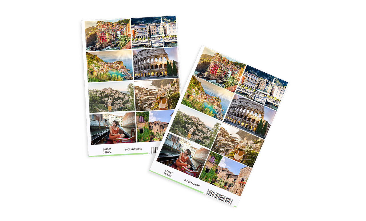 Dos creativos CEWE Fotobücher con fotos coloridas de momentos vacacionales.