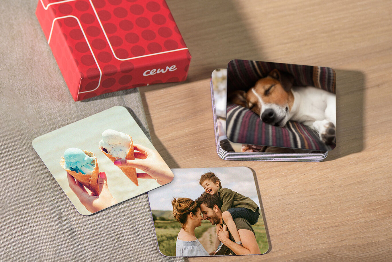 Imanes personalizados para Navidad, están decorados con fotos familiares y hay varios foramtos.