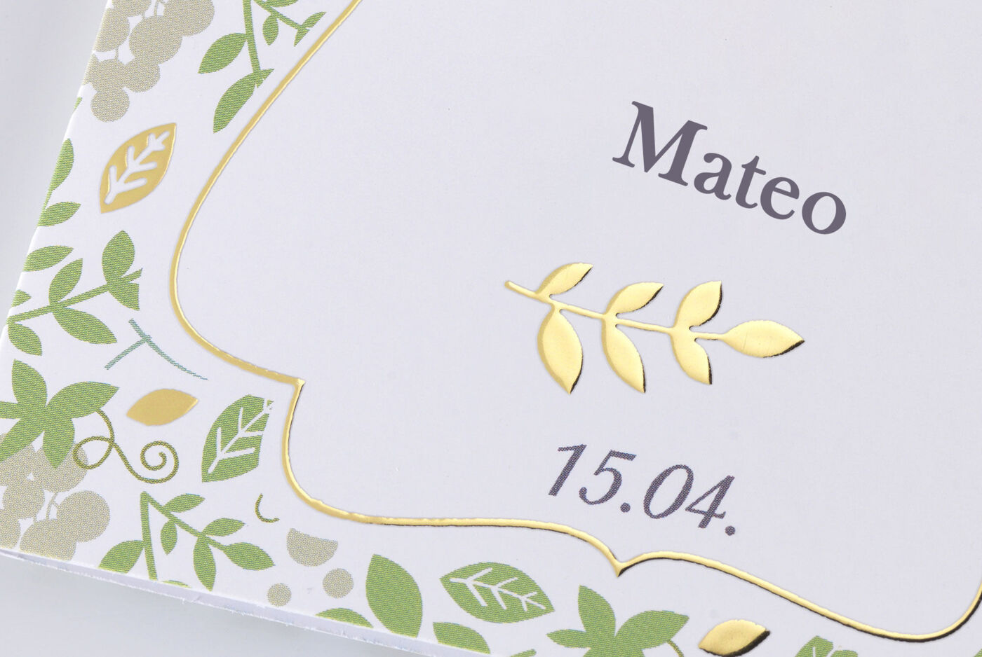 Efecto relieve tipo oro para tarjetas personalizadas.