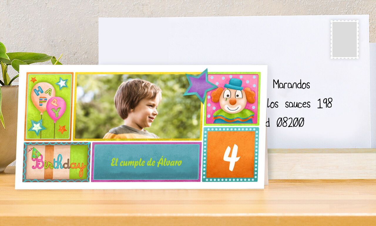 Invitación de cumpleaños colorida para Alvaro con un marco infantil alegre y elementos coloridos.